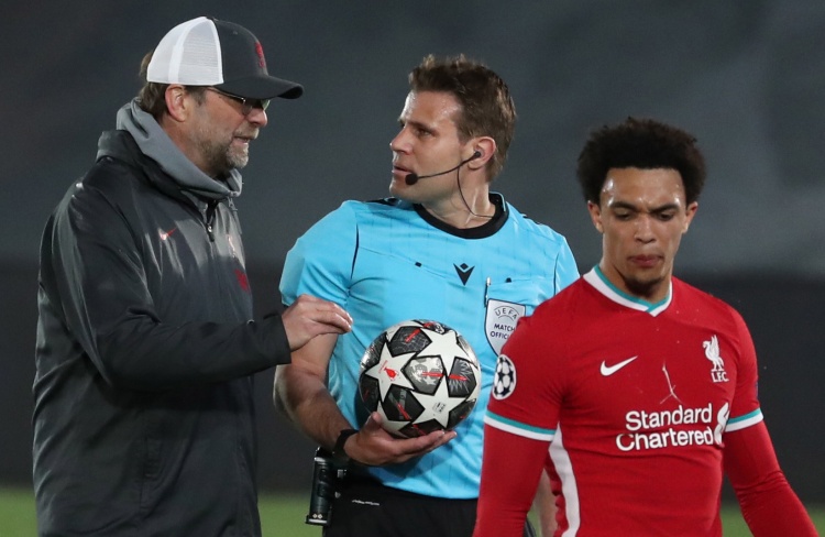 百家乐“换桌效应”：环境变化对心理的真实影响。（从百家乐看换桌效应：环境变动如何影响玩家心理）